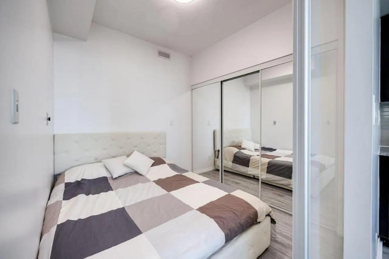 Cityscape 1Br Condo With Private Balcony Amd Wfh Setup Toronto Canada