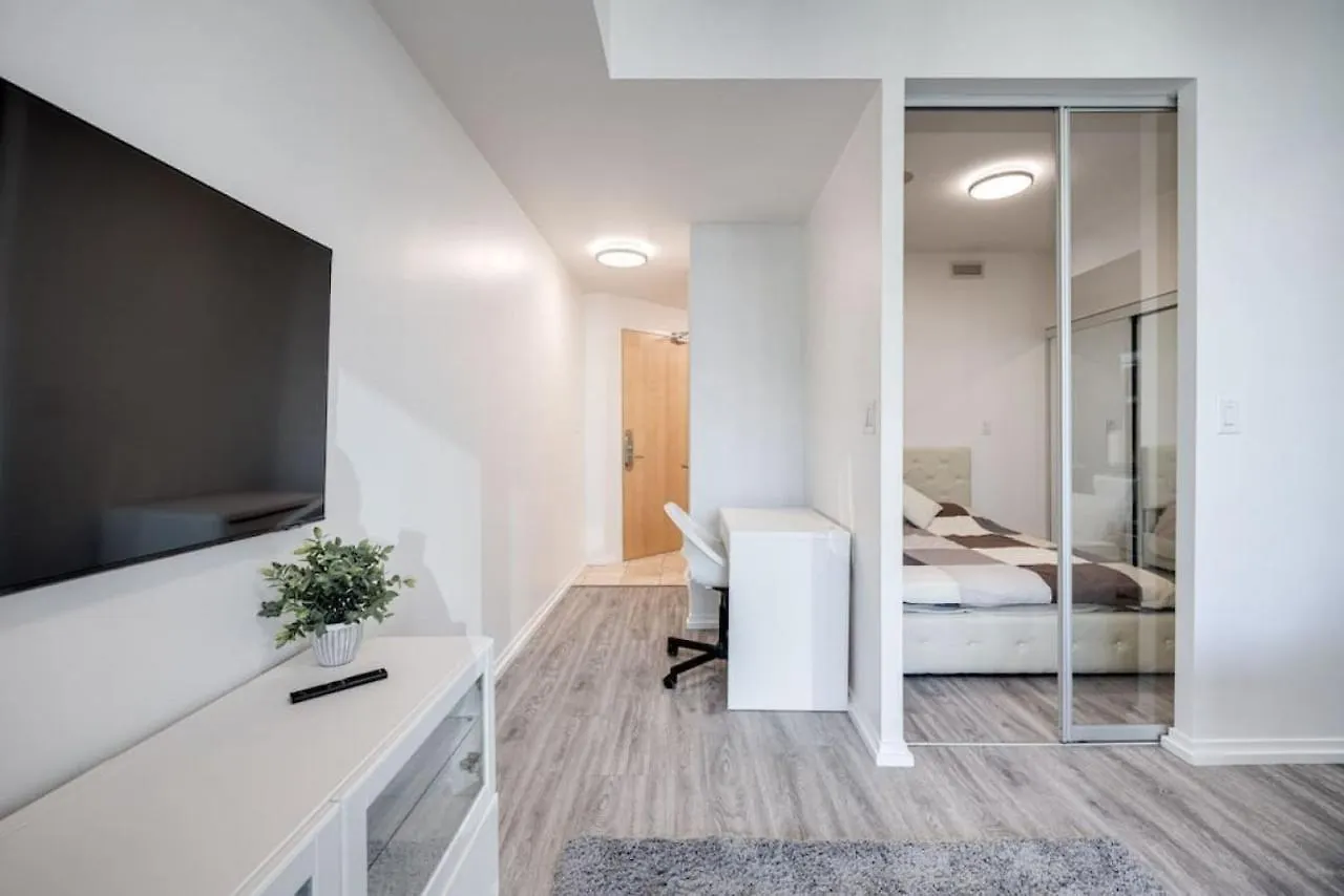 Cityscape 1Br Condo With Private Balcony Amd Wfh Setup Toronto Vakantiehuis