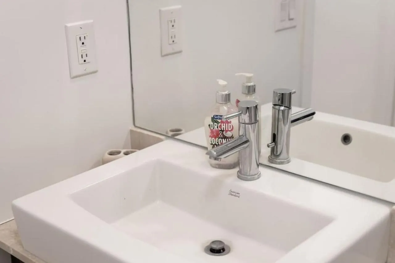 Casa vacanze Cityscape 1Br Condo With Private Balcony Amd Wfh Setup Toronto Canada