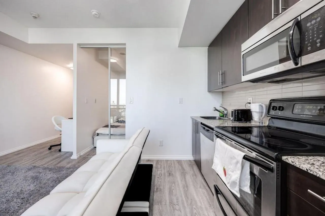 Casa vacanze Cityscape 1Br Condo With Private Balcony Amd Wfh Setup Toronto